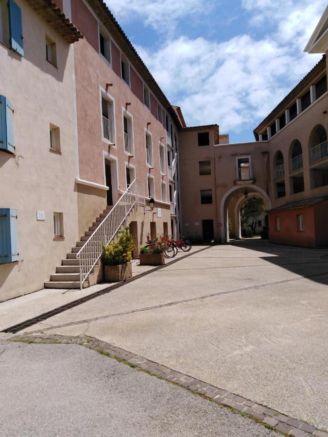 Appartement T2 avec piscine a 100 m de la plage Six-Fours-les-Plages Extérieur photo