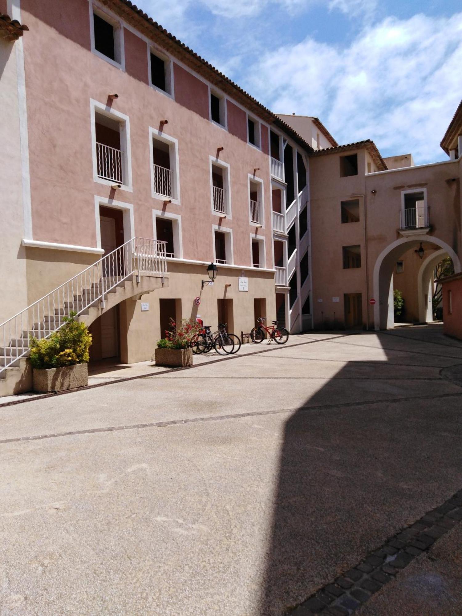 Appartement T2 avec piscine a 100 m de la plage Six-Fours-les-Plages Extérieur photo