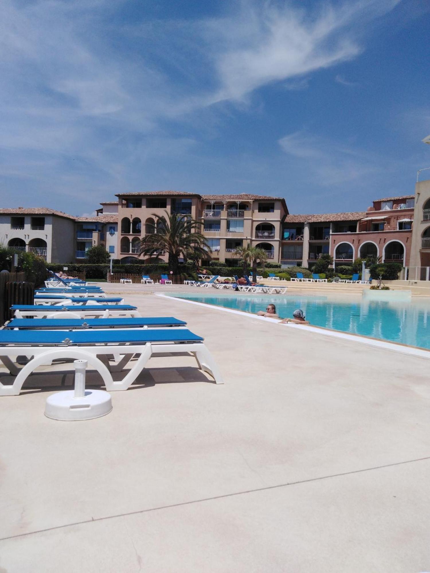 Appartement T2 avec piscine a 100 m de la plage Six-Fours-les-Plages Extérieur photo